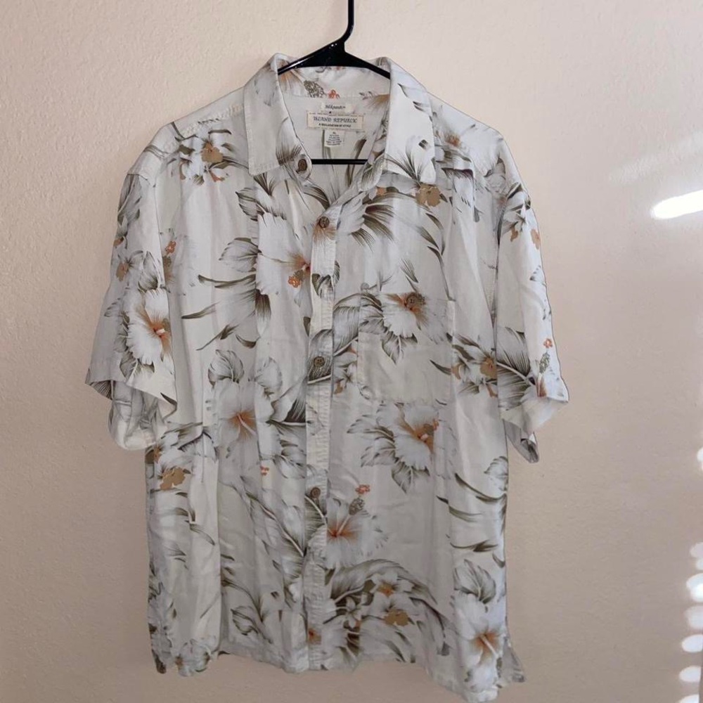 Tommy Bahama White Silk Floral Button Up Collared Short Sleeve Shirt, size XL